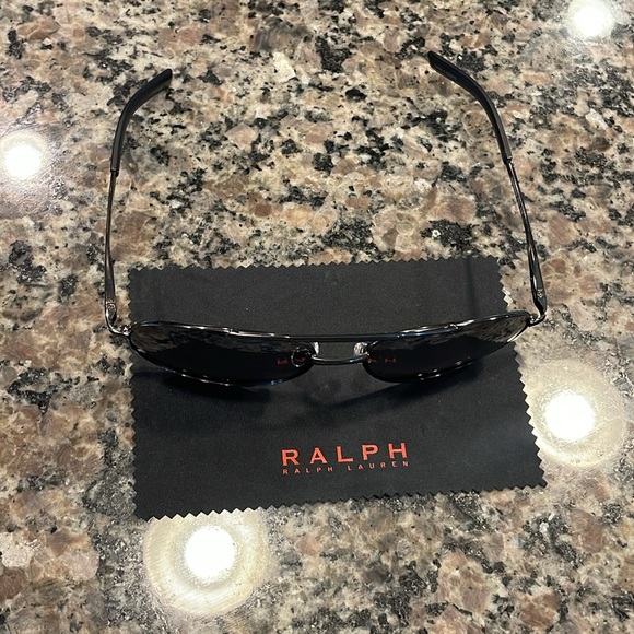 Ralph Lauren sun glasses - Picture 3 of 4
